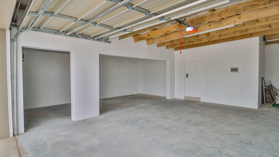 4 Bedroom Property for Sale in Country Club Western Cape